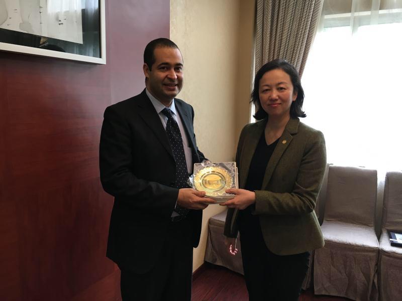 上海大学党委副书记、副校长龚思怡会见古巴驻