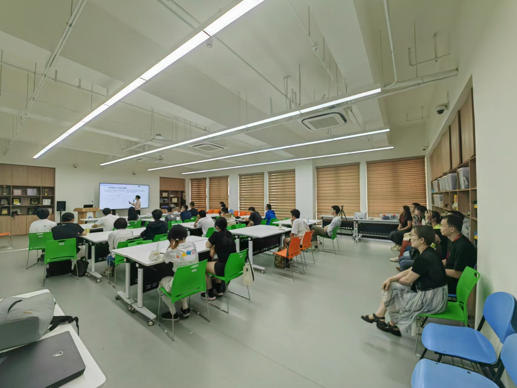 呼市二中管的严吗_呼市二中宣传片_呼市二中网