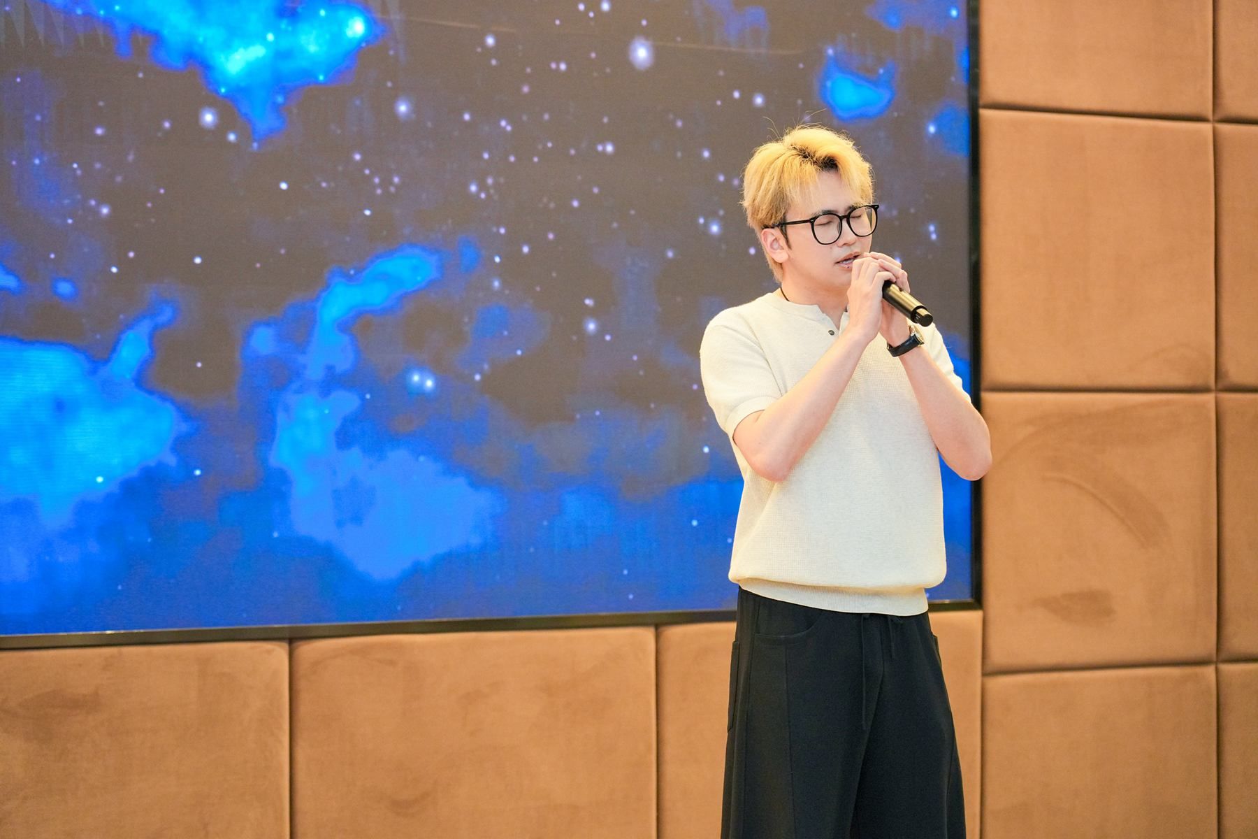 歌曲星辰大海_副本.jpg