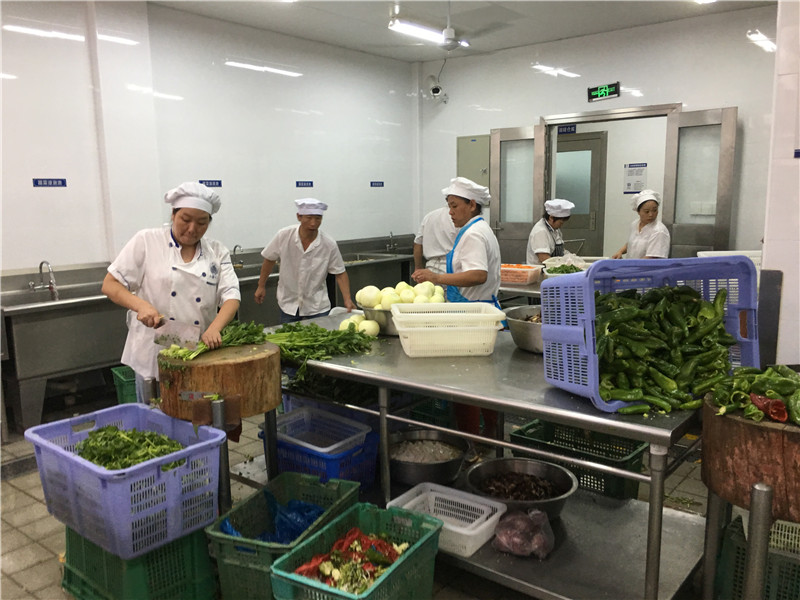 新学期新气象,食堂工作展新貌——后勤集团饮服中心开学季迎新工作