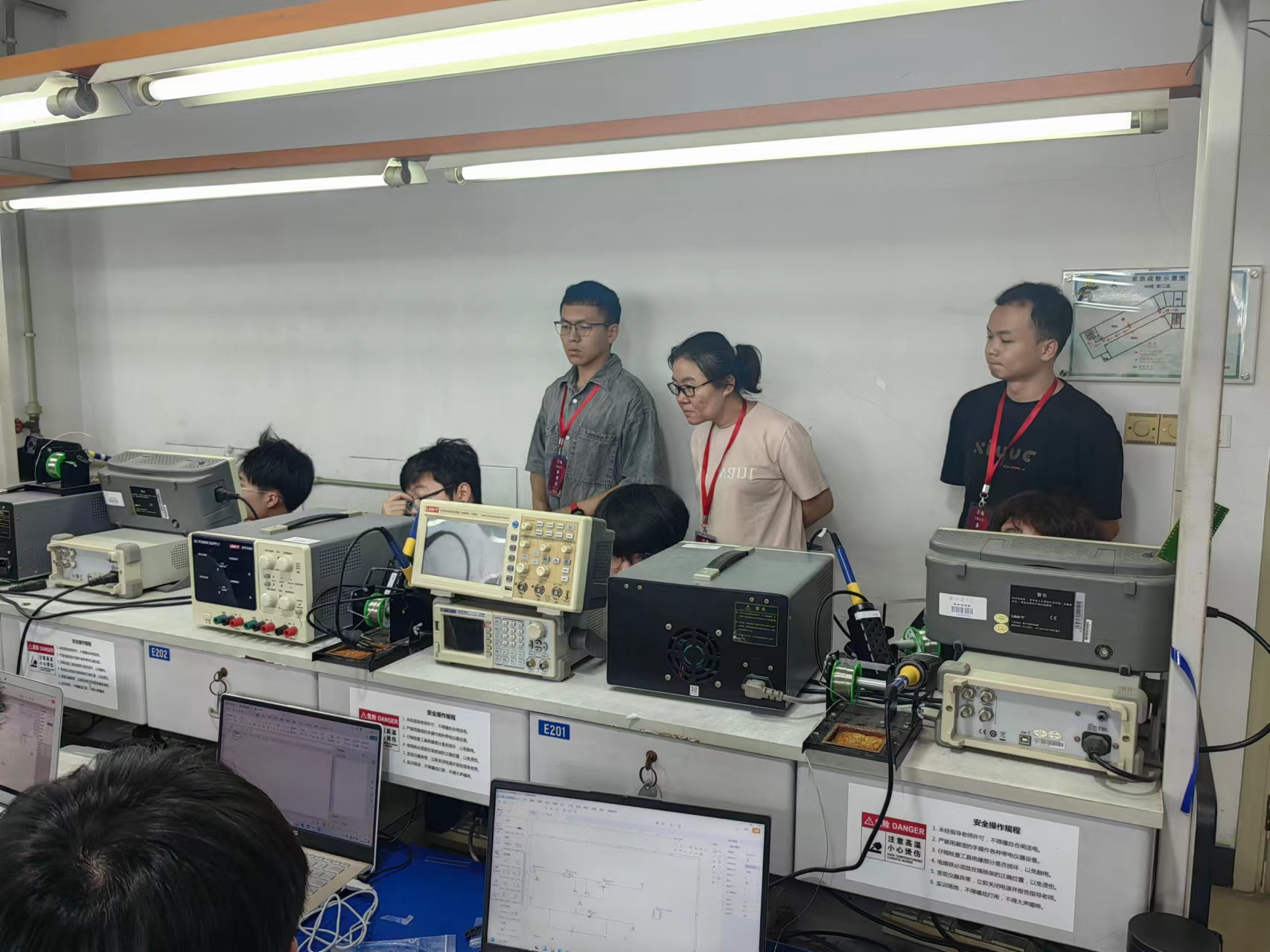 呼市二中管的严吗_呼市二中网_呼市二中宣传片