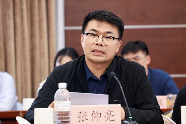 张仰亮_副本.jpg