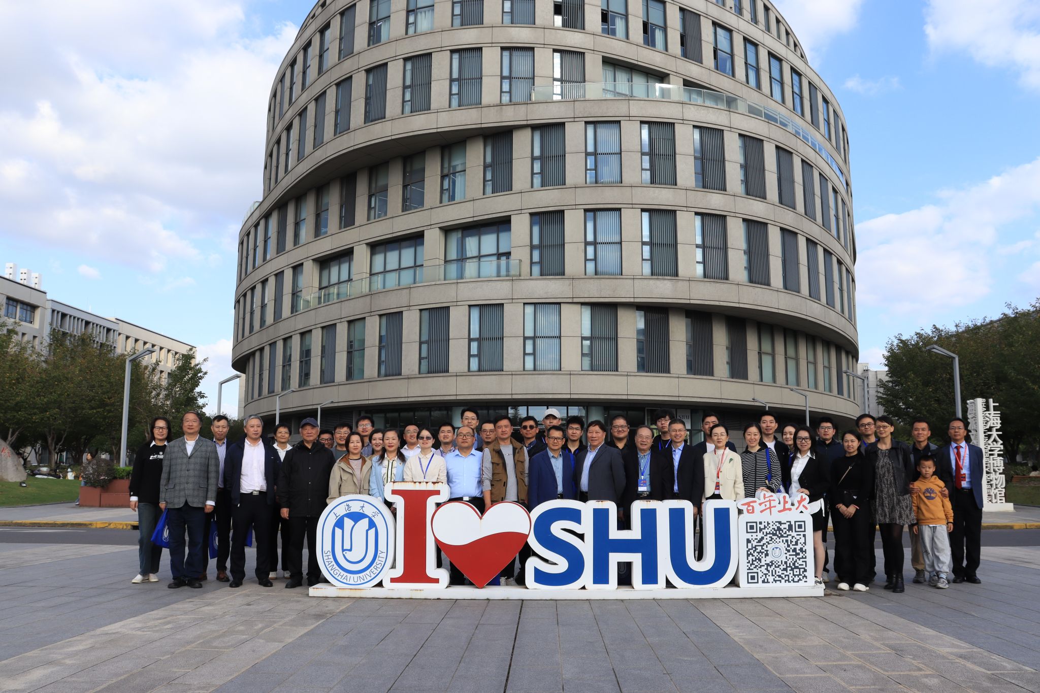 校友合影.jpg 校友合影.jpg