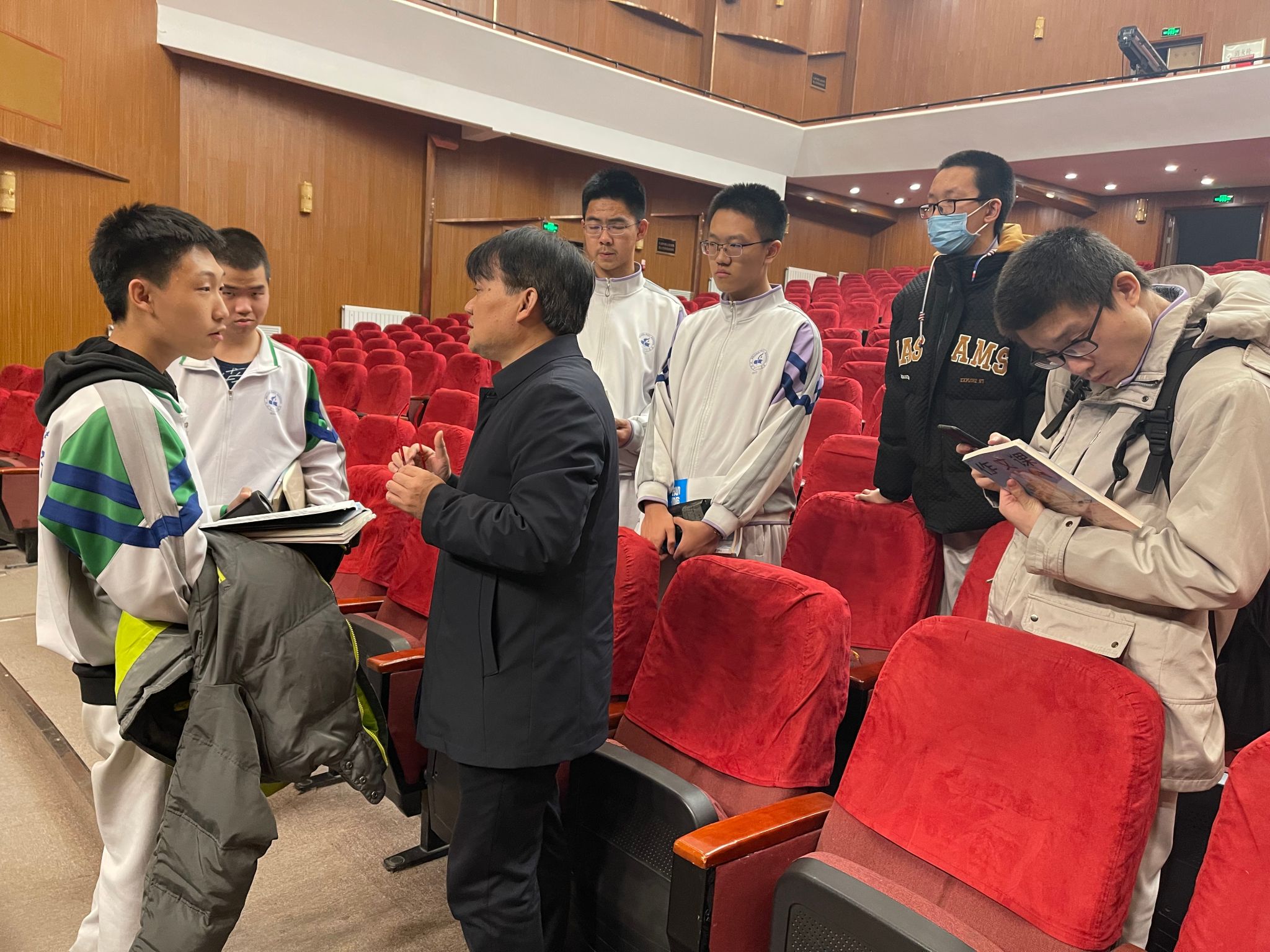 北京市八一中学宣讲会 答疑.jpg 北京市八一中学宣讲会 答疑.jpg