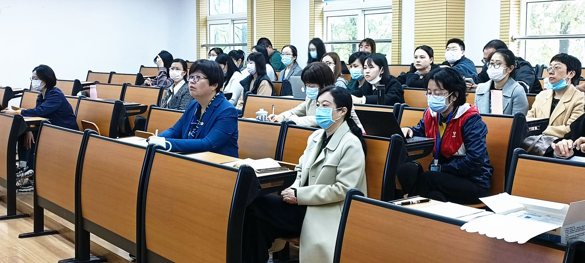 党委书记讲党课 (1).jpg 党委书记讲党课 (1).jpg